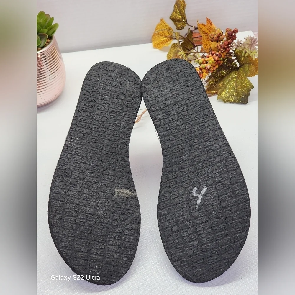 Sanuk Black and White Women's Sandals